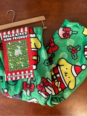 Sanrio Hello Kitty & Friends Green Red Holiday Throw